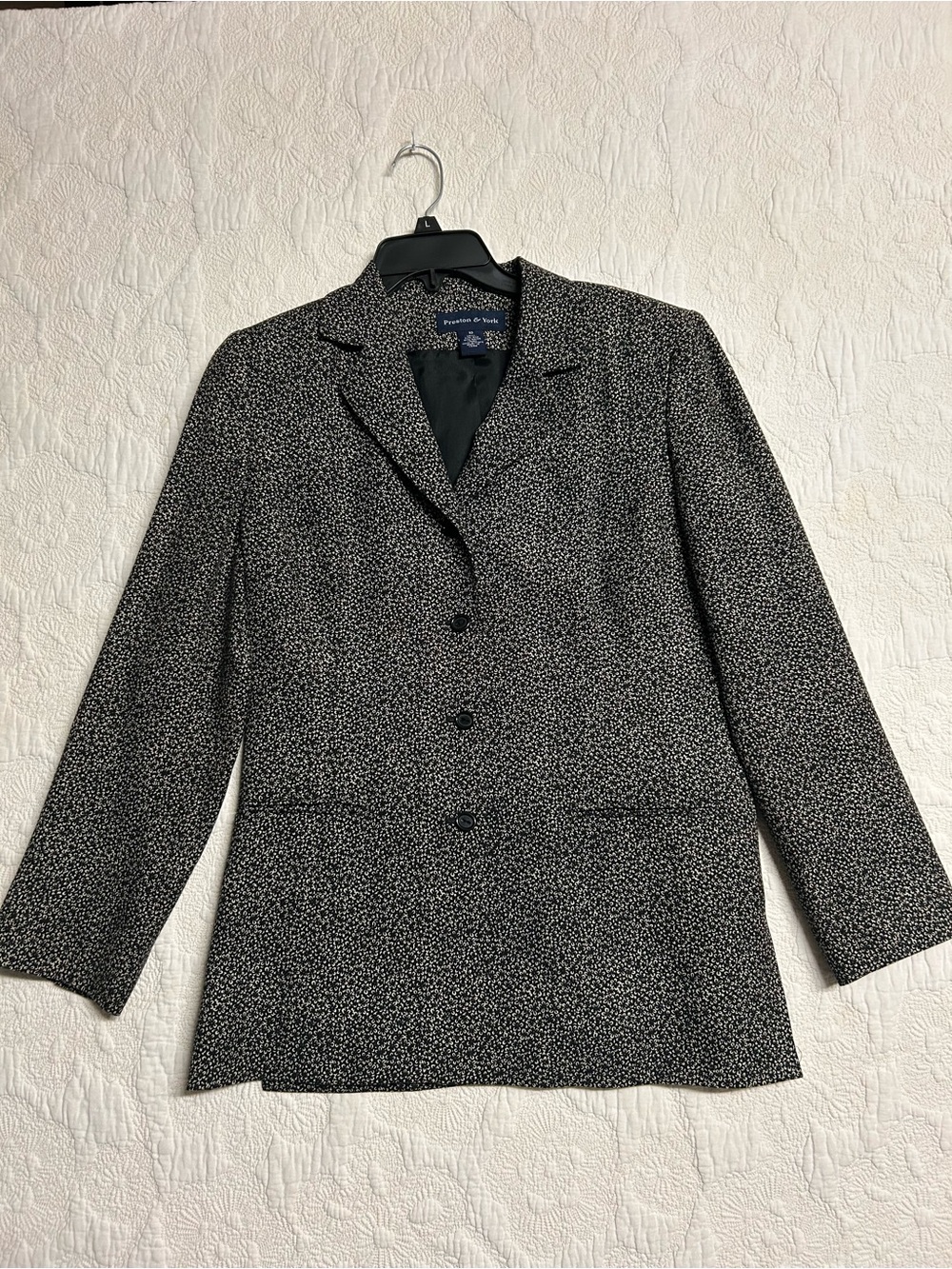 Women's Blazer size 10 Preston & York Black and gold Printed